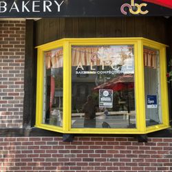 Alice Bakery & Confectionary - Storefront