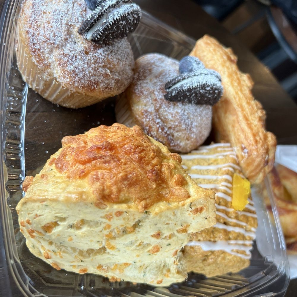 Cedar House - Coffee & Tea Near Me - Flagstaff, Arizona
