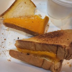 Rick Tanners Grille & Bar - Grilled cheese