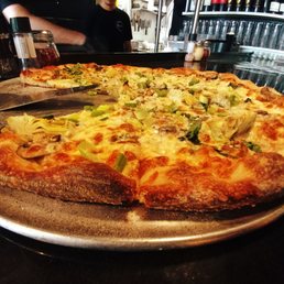Mushroom Fontina Pizza