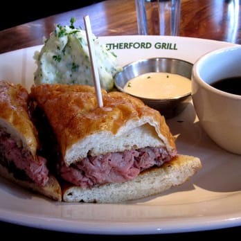 Rutherford Grill - prime rib french dip w/ mashed potatoes - American Near Me - Rutherford, California