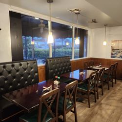 Umami Noodle Thai & Sushi - Dining area