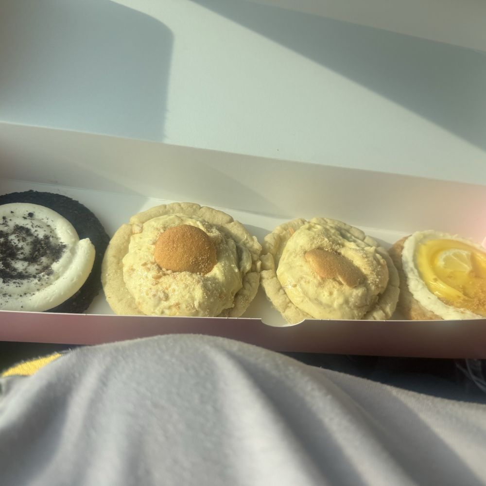 Oreo cookie, banana pudding cookie, lemon cookie