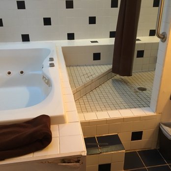 Getaway Cabins - Photo one of the bathroom in 45. - Vacation Rentals Near Me - South Bloomingville, Ohio Getaway Cabins - Photo one of the bathroom in 45. - Vacation Rentals Near Me - South Bloomingville, Ohio