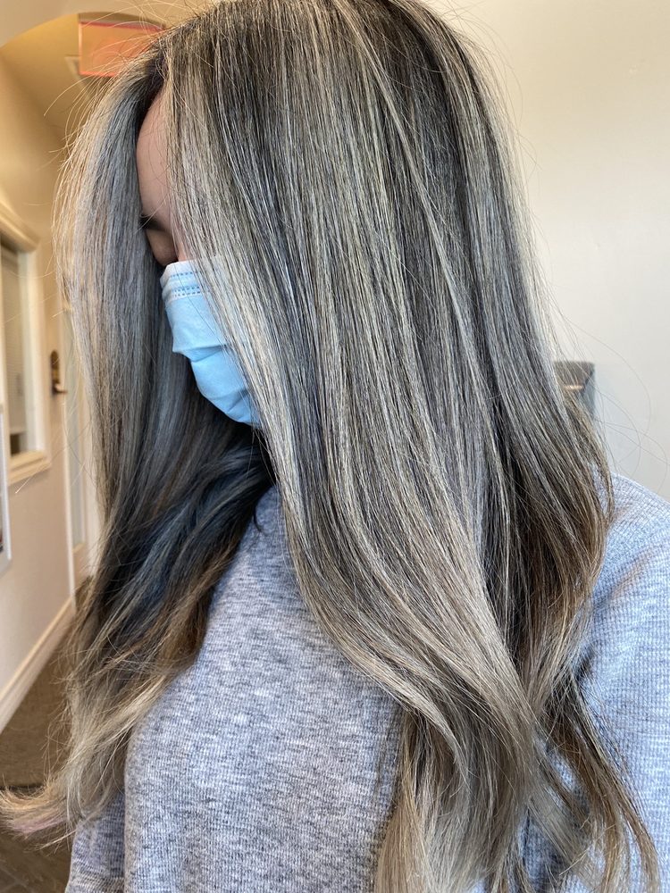 BOMBSHELL BEAUTY BAR Updated September 2024 140 Photos 7409 NE