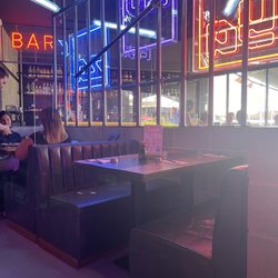 Yakuza - Seating area.