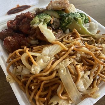 Daily China Express - Two item combo (noodles, orange chicken, shrimp veggie) - Chinese Near Me - Los Angeles, California