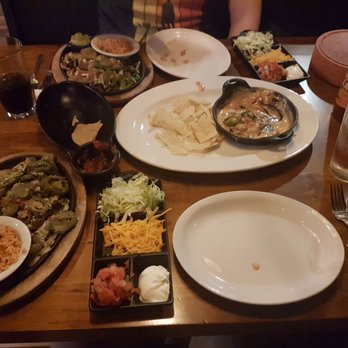 Lone Star Texas Grill - Dirty nachos and cilantro steak fajitas - Tex-Mex Near Me - Etobicoke, Ontario Lone Star Texas Grill - Dirty nachos and cilantro steak fajitas - Tex-Mex Near Me - Etobicoke, Ontario