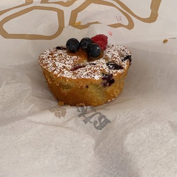 Rosetta Bakery - Soft berry cake - Bakeries Near Me - Miami Beach, Florida Rosetta Bakery - Soft berry cake - Bakeries Near Me - Miami Beach, Florida