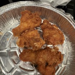 Santoni's Ristorante & Pizzeria - Soggy and dry wings