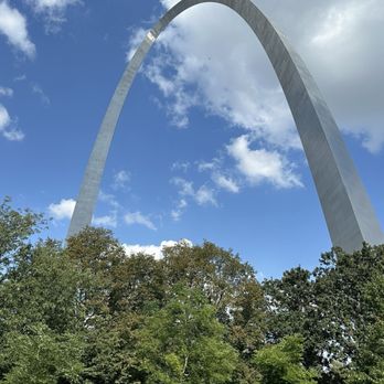 Gateway Arch - Landmarks & Historical Buildings Near Me - Saint Louis, Missouri