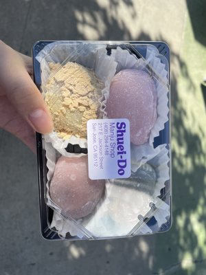 Shuei-Do Manju Shop by null