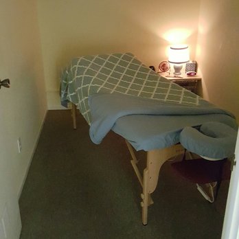 Dvora Family Chiropractic - Massage room - Chiropractors Near Me - Simi Valley, California Dvora Family Chiropractic - Massage room - Chiropractors Near Me - Simi Valley, California