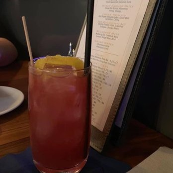 Max Downtown - Vodka lemonade - Bars Near Me - Hartford, Connecticut