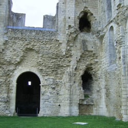 Abbaye Saint-Pierre - Revers de la façade originelle, milieu XI.