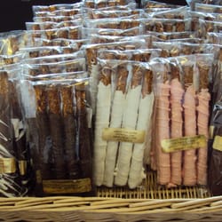 Somethin' Sweet Gourmet - Chocolate Dipped Pretzels -- Perfect for Bridal Showers, Weddings, and Baby Showers!