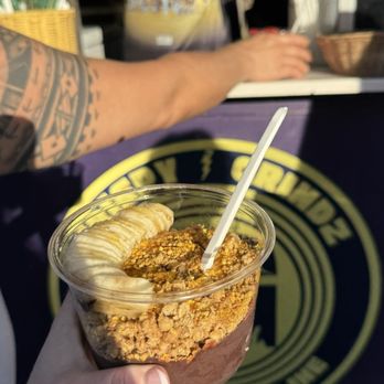 Crispy Grindz - Acai Bowl - Food Trucks Near Me - Haleiwa, Hawaii