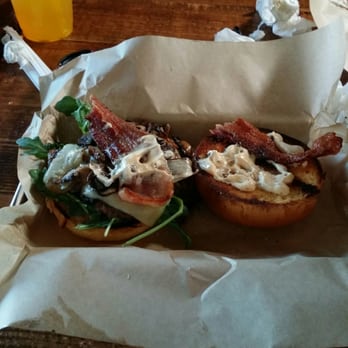 Burger Bench - You gotta try the bench burger!   To die for. Fresh baked buns everyday. So yummy! - American Near Me - Escondido, California