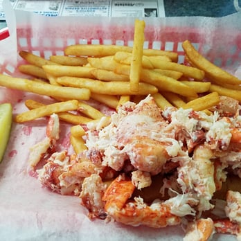 Eagles Nest Restaurant - Impressive lobster roll! - Seafood Near Me - Brewer, Maine Eagles Nest Restaurant - Impressive lobster roll! - Seafood Near Me - Brewer, Maine