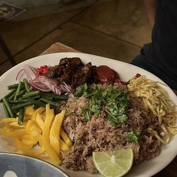 Saranrom Thai - Thai Near Me - Elmhurst, New York