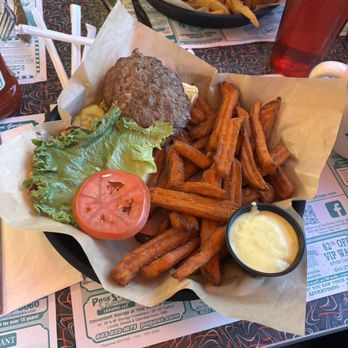 Tilt'n Diner - Deluxe Diner Burger - Diners Near Me - Tilton, New Hampshire