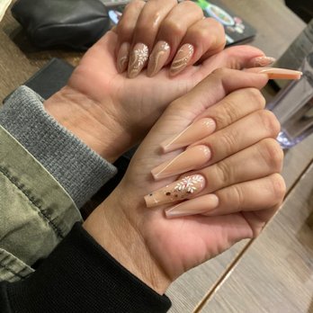 Da’Mills Nails Palace - Christmas acrylic nails - Nail Salons Near Me - Norco, California