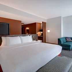 Hilton Garden Inn Kalamazoo Downtown - Guest room