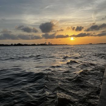 Paddlewheeler Creole Queen - Dinner sunset - Cajun/Creole Near Me - New Orleans, Louisiana