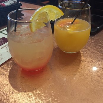 Another Broken Egg Cafe - Tropical Sangria & Peach Bellini....awww weekends (breakfast) - Breakfast & Brunch Near Me - Pearland, Texas