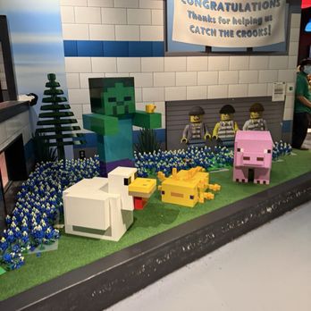 LEGOLAND Discovery Center - Minecraft Lego exhibit - Kids Activities Near Me - Grapevine, Texas