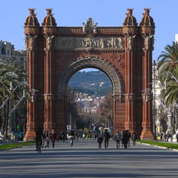 BarcelonaCarTours - BarcelonaCarTours - Barcelona High Lights 4hours