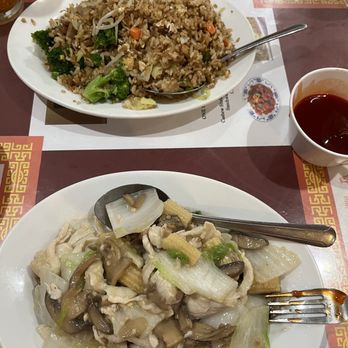 Dragon Palace - Vegetable fried rice and Moo Goo Gai Pan - Chinese Near Me - Burney, California Dragon Palace - Vegetable fried rice and Moo Goo Gai Pan - Chinese Near Me - Burney, California