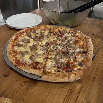 Flatbread Company - Pizza - Pizza Near Me - Paia, Hawaii