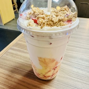 La Michoacana - Fresas conc crema y nieve - Ice Cream & Frozen Yogurt Near Me - National City, California