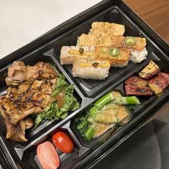 Minami Toronto - Chicken and sushi bento - Japanese Near Me - Toronto, Ontario