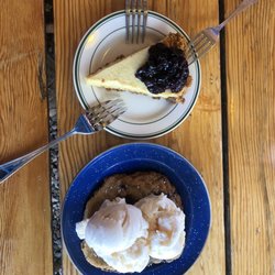 Comb Ridge Eat and Drink - The famous chocolate chip cookie and key lime pie