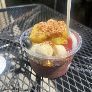 Rosy Yogurt - Açaí Bowl! Refreshing as açaí bowls can get ! - Ice Cream & Frozen Yogurt Near Me - Los Gatos, California