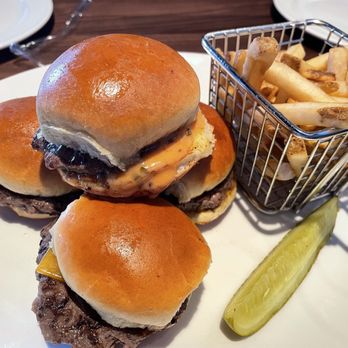 Yard House - Cheeseburger Sliders - New American Near Me - Vernon Hills, Illinois Yard House - Cheeseburger Sliders - New American Near Me - Vernon Hills, Illinois