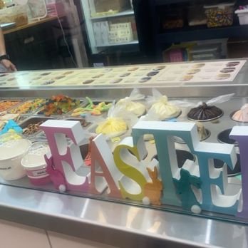 Swirl Dessert Bar - Ice Cream & Frozen Yogurt Near Me - Charlotte, North Carolina Swirl Dessert Bar - Ice Cream & Frozen Yogurt Near Me - Charlotte, North Carolina