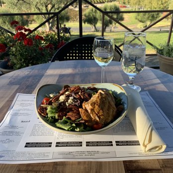 Thornton Winery - Champagne salad with chicken - Wineries Near Me - Temecula, California Thornton Winery - Champagne salad with chicken - Wineries Near Me - Temecula, California