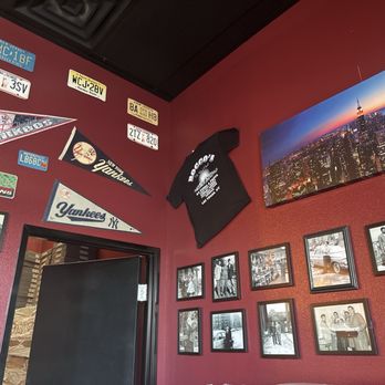 Rocco's NY Pizza - Nice decor - Pizza Near Me - Las Vegas, Nevada