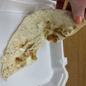Tacos & Pupusas Gonzalez - There is very little chicken on my chicken quesadilla - Salvadoran Near Me - Tulsa, Oklahoma