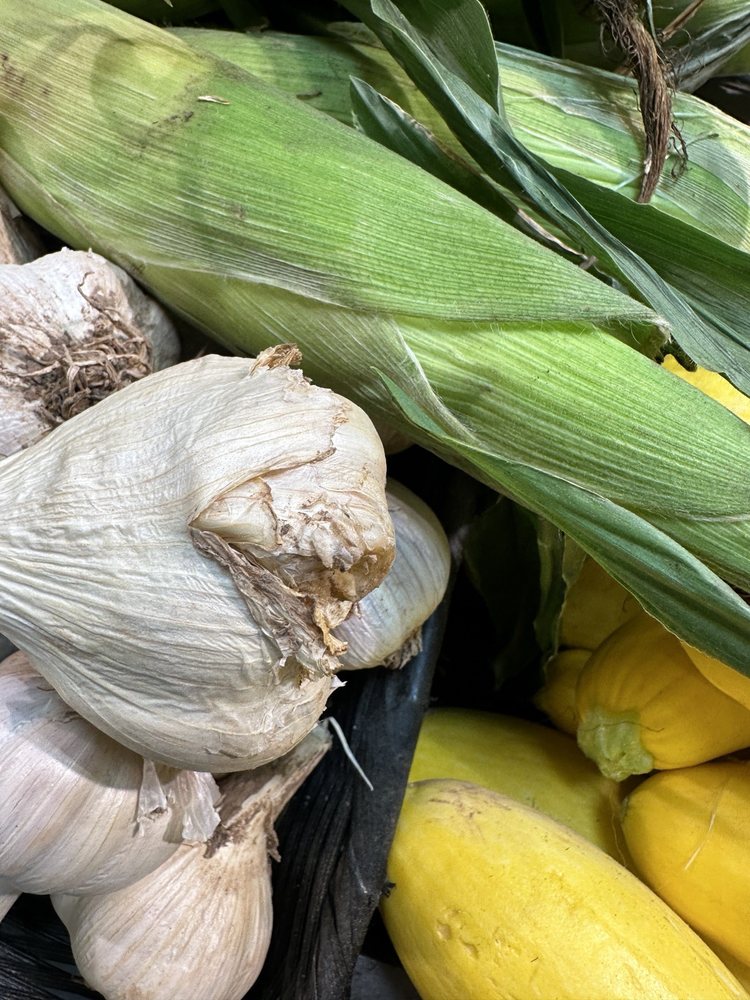 Shaul Farms Road Stand Logo