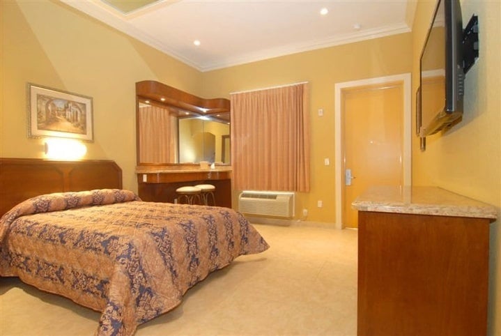 Estancia Hotel and Suites