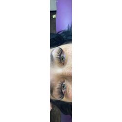 As I Am Lash Lounge - Volume lashes Tech: Asia !