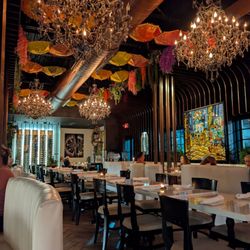 Ruggles Black - Part of the dining area