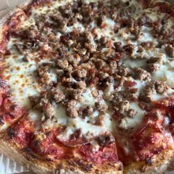 Faro's Italian Pizza - Meat lovers (medium)