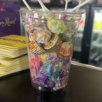 Henry's Uptown Bar - Bar snacks - Bars Near Me - New Orleans, Louisiana Henry's Uptown Bar - Bar snacks - Bars Near Me - New Orleans, Louisiana