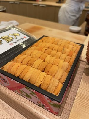 Sushi Akira by null