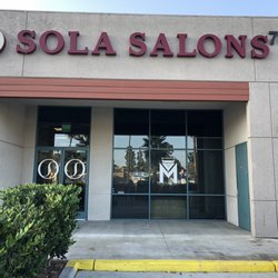 Warner entrance to The Sweet Spot. Free parking is available in the front and back of Sola Salons.